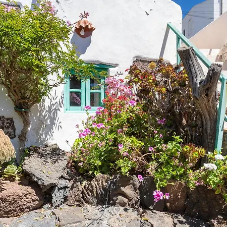 Apartment Comfy Casa Loe Rustic House El Pinar & Terrace Taibique